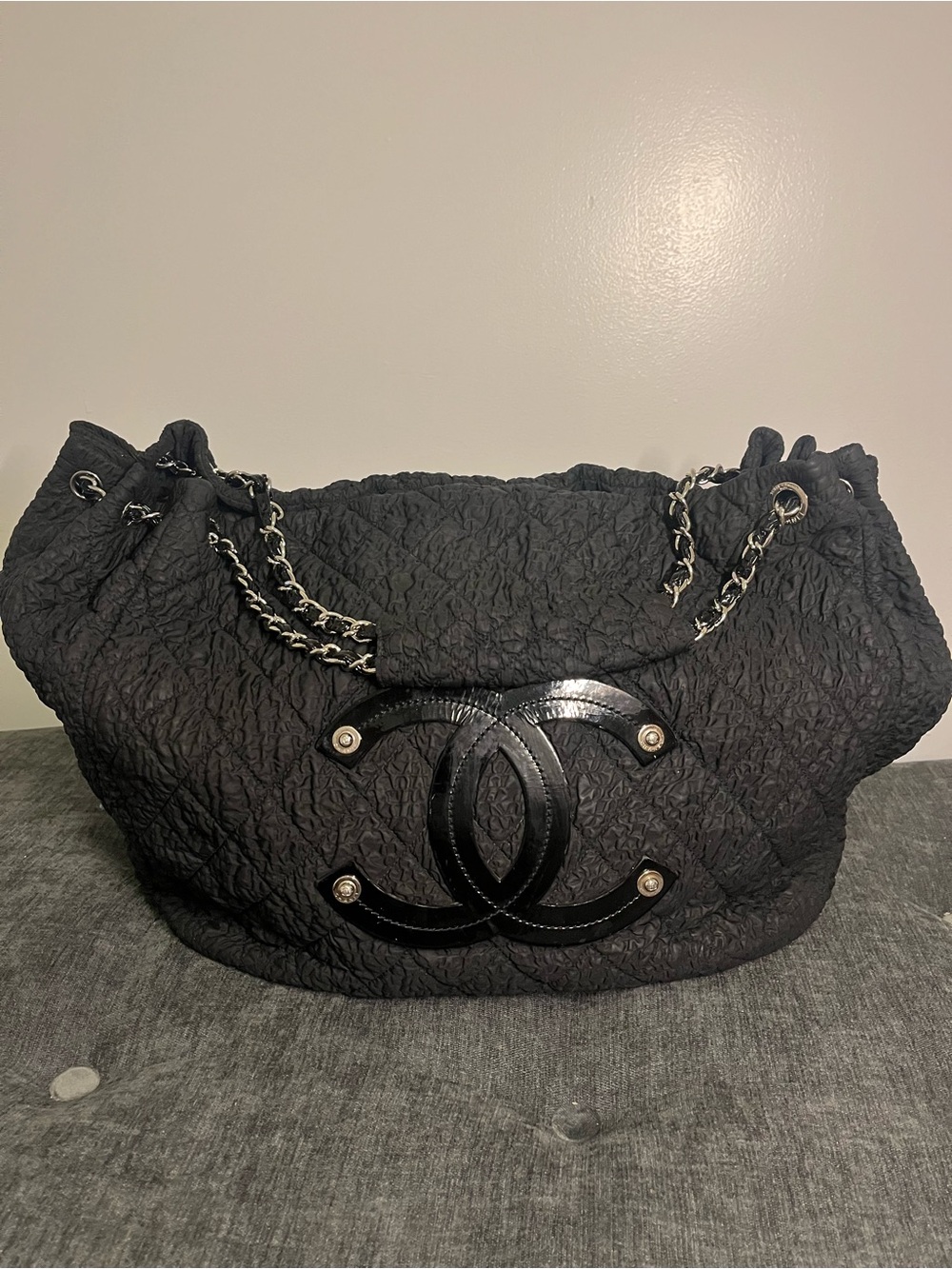 Chanel Pre-Owned 2009 CC Logo XL Bag